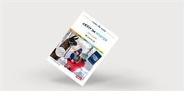 Ein Flyer mit dem Titel "AKTIV IM WINTER". Er zeigt Personen, die Wintersportaktivitäten genießen, umgeben von Schnee und einem klaren Himmel.