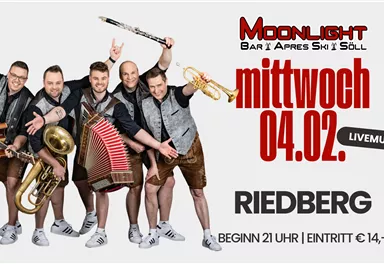 Eine Band präsentiert sich mit verschiedenen Musikinstrumenten. Live-Musik-Event in der Moonlight Bar, Riedberg, am Mittwoch, den 04.02.