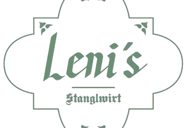 Das Bild zeigt ein elegantes Logo von "Leni's Stanglwirt". Die Schrift ist stilvoll und hebt sich in einem dunklen Hintergrund ab.