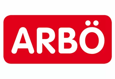 Ein rotes Logo mit dem Text "ARBÖ" in weißer Schrift. Es zeigt eine klare und einfache Schriftart.