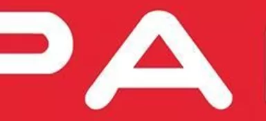 Ein Logo von SPAR in roter Schriftart mit weißem Hintergrund. Rechts befindet sich ein grünes Symbol in Form eines Baumes.