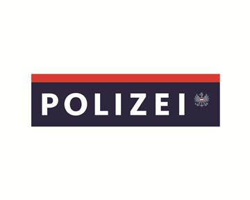 Ein Logo der Polizei in einer einfachen, grafischen Darstellung. Es zeigt den Schriftzug „POLIZEI“ in blauer Farbe mit einem roten oberen Streifen.