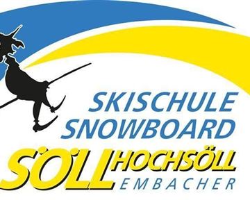 Ein Logo der Skischule und Snowboard in Söll. Es zeigt eine Figur, die mit einem Besen fliegt, umgeben von blauen und gelben Elementen.