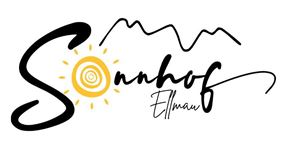 Logo des Sonnhofs in Ellmau mit einer sonnigen Grafik. Die Schrift ist modern und ansprechend, ideal für ein einladendes Ambiente.