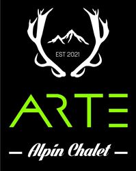 Ein stilvolles Logo für das Alpin Chalet "ARTE". Es zeigt Geweihsymbole und den Schriftzug in modernen Farben.