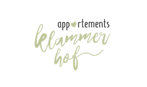 Eine stilvolle Schrift mit den Worten "Appartements Klammerhof". Die Farben sind sanft und einladend.
