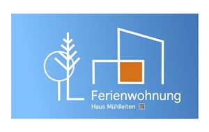 Ein modernes Logo für eine Ferienwohnung. Es zeigt stilisierte Elemente wie einen Baum und ein Gebäude auf einem blauen Hintergrund.
