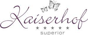 An elegant logo of the Empress Court with butterflies and the inscription "superior". It radiates style and exclusivity.