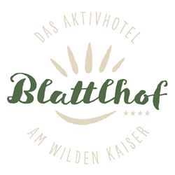 Ein Logo des Aktivhotels Blatthof am Wilden Kaiser. Es zeigt den Hotelnamen in stilvollen, natürlichen Farben.