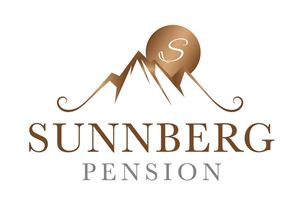 An elegant logo of the Sunnberg guesthouse with stylized mountains and a sun. The colors are in warm shades of brown and gray.