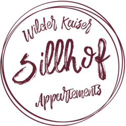 Das Bild zeigt das Logo von Sillhof Appartements im Wilder Kaiser. Es ist in einem modernen Schriftstil gestaltet und hat einen eleganten, einfachen Look.