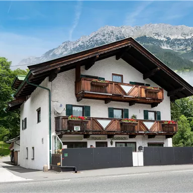 Haus Auebach Appartement Kathi Eingang im Parterre beim weißen Teil.
Appartement Kathi 1. Sock rechts