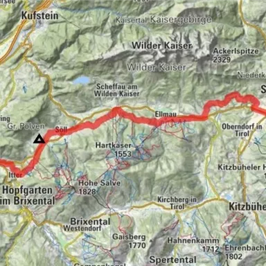 Eine Karte der Region zwischen Kufstein und St. Johann in Tirol. Die Route ist rot markiert und zeigt verschiedene Orte und Höhenlagen in den Tiroler Alpen.