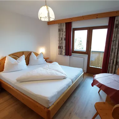 Zimmer 2 des Ellmauer Tor Appartements.