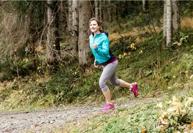 Ellmau_Forstmeile_Fitness_neu_2021_ModelSusiFeyersinger_FotoMarieSombeek (78).jpg