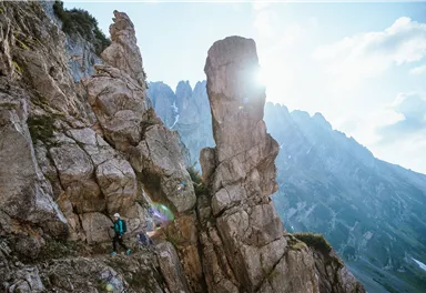 WilderKaiser_Bergsport_Klettersteig_Jubiläumssteig_Sommer2023_Foto_CarmenHuter (3)_1920px.jpg