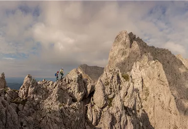 Ellmau_Klettern_Kopftoerlgrat_Sportler_2021_ClimbersParadise_MichaelMeisl (4)_1920px.jpg