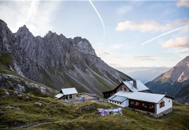 Lechtaler Alpen-Zams, Württemberger Haus, von Hanauerhütte bis Württemberger Haus, Adlerweg, Etappe 20_Tirol Werbung_Gigler Dominik_Zams (1).jpg