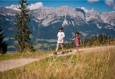 Wilder_Kaiser_Familie_wandern_Sommer2021_Marcel_Laemmerhirt (46).jpg