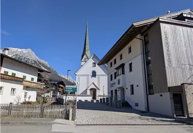 Scheffau_Gemeindeamt_Kirche_Pfarrheim
