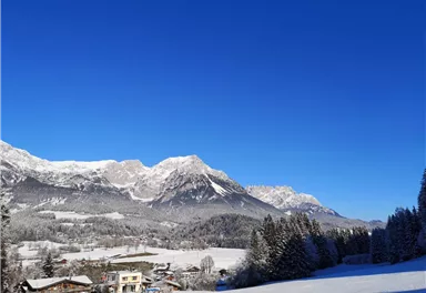 Scheffau_Kaiserblick-Winterrunde_Bärbichl_Blick nach Scheffau_Wilder Kaiser
