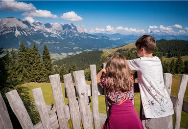 Scheffau_KaiserWelt_Familie_Aussichtsturm_Wilder Kaiser