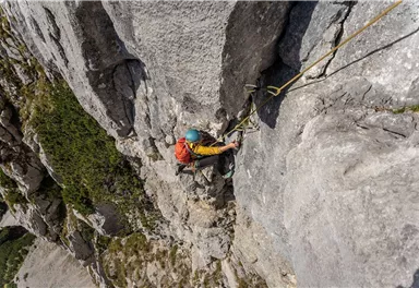 Wilder_Kaiser_Sportler_Klettern_OpaHighway_Kopfkraxn_Sommer2021_Fabio_Keck (10)_1920px.jpg