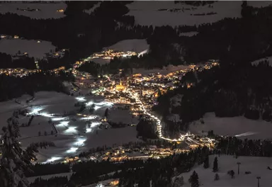 Ortansicht Winter Nacht_Scheffau_Foto Manuel Bialucha (2).jpg