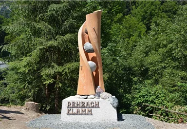 Scheffau_Rehbachklamm_Statue_Wilder Kaiser