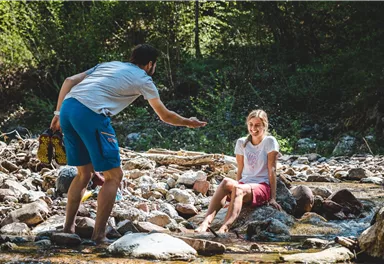 Söll_Wandern_JungesPaar_Frühling2020_MathäusGartner (8).jpg