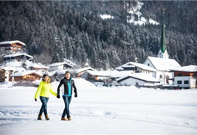 Scheffau_Winterwandern_Dorf_Wilder Kaiser