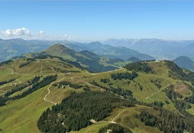 Söll_Flugaufnahme der Tanzbodenalm_Wilder Kaiser