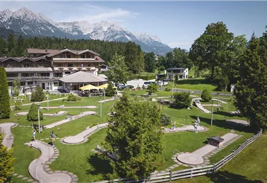 Minigolf_Franzlhof_Söll_Sommer2023_WilderKaiser_Foto_StefanLeitner (12)_1280px.jpg