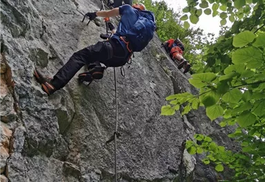 Weiße Gams (c) Climbers Paradise / Benjamin Zörer.jpg