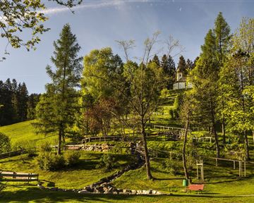 Ellmau_Kapellenpark_Wilder Kaiser