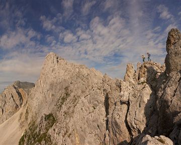 Ellmau_Klettern_Kopftoerlgrat_Sportler_2021_ClimbersParadise_MichaelMeisl (2)_1920px.jpg