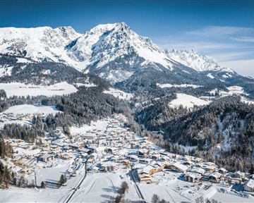 Scheffau_Ortsansicht Winter_Wilder Kaiser
