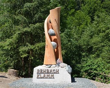 Scheffau_Rehbachklamm_Statue_Wilder Kaiser